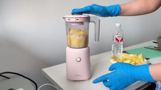 과일부터 투명한 칵테일 베이스까지 – CTL550 원심분리기 작동